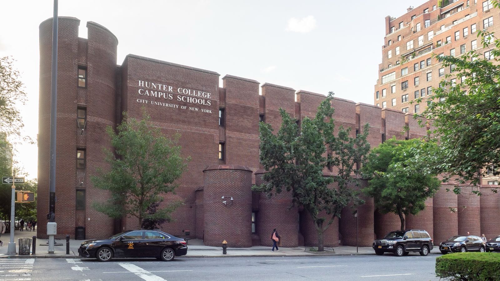 The brick Hunter College High School building on Park Avenue in Manhattan
